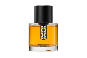 Flacon du parfum Immortelle Solaire 50ml vu de face sur fond blanc de la marque Les Indémodables